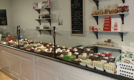 Chocolade en geschenkenwinkel over te nemen te Hove  image