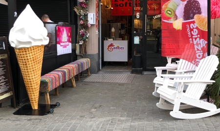 Softijs-milkshake-koffie to go take away-Toptopligging in centrum oude stad Antwerpen