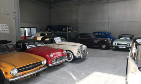 Te koop - Halen - Mooie driegevel Industriehal - 200 m2 'onmiddellijk' beschikbaar met drie parkeerplaatsen en twee extra naast het gebouw image
