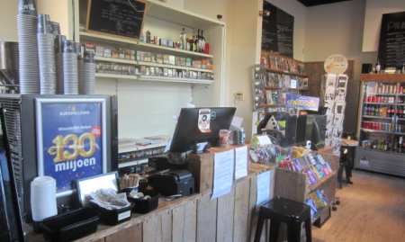 broodjeszaak / dagbladhandel met lotto te Antwerpen - Centrum ( D 3695 ) image