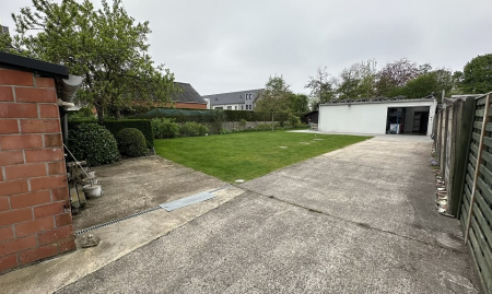 Kortemark - TE KOOP - Handelshuis met Woonst, Opslagruimte en 3 Garages image
