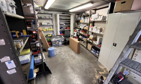 Handelsfonds – Volledig uitgeruste autogarage met showroom – Drukke ligging – Vlaams Brabant image