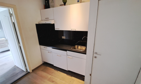 Sint-Michiels Brugge - Instapklare BUURTWINKEL - 400 m² - met Woon- en Parkeermogelijkheid - Ref. 06/10489 image