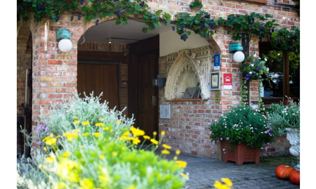 Oudenburg - Charmehotel - restaurant met woongelegenheid in landelijke omgeving | Horeca - Ref. 06/09175 image