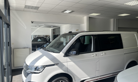 Handelsfonds – Volledig uitgeruste autogarage met showroom – Drukke ligging – Vlaams Brabant image