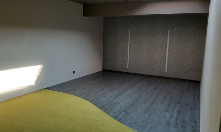 Te koop - Montenaken - Gerenoveerd handelspand met ruime woonst, terras, tuin en inpandige garage image