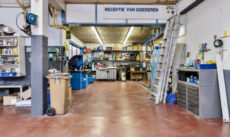 Handelspand met woonst (Showroom en werkplaats + woonst) image