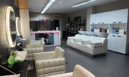 Succesvolle kapsalon met woonst image