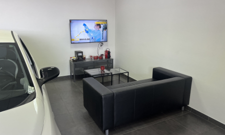 Handelsfonds – Volledig uitgeruste autogarage met showroom – Drukke ligging – Vlaams Brabant image