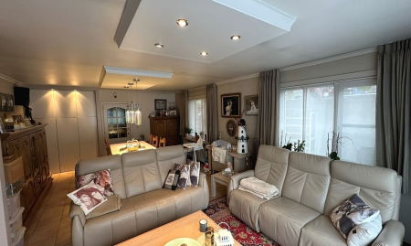 Kortemark - TE KOOP - Handelshuis met Woonst, Opslagruimte en 3 Garages image