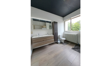Sint-Michiels Brugge - Instapklare BUURTWINKEL - 400 m² - met Woon- en Parkeermogelijkheid - Ref. 06/10489 image