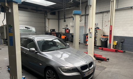 Handelsfonds – Volledig uitgeruste autogarage met showroom – Drukke ligging – Vlaams Brabant image