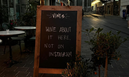 prachtig restaurant/apero bar met terras image