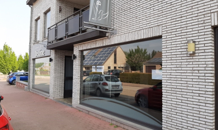 Te koop - Montenaken - Gerenoveerd handelspand met ruime woonst, terras, tuin en inpandige garage image
