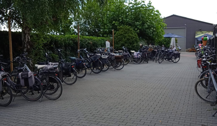 Goeddraaiend ijssalon/ tearoom over te nemen te Machelen-aan-de-Leie image