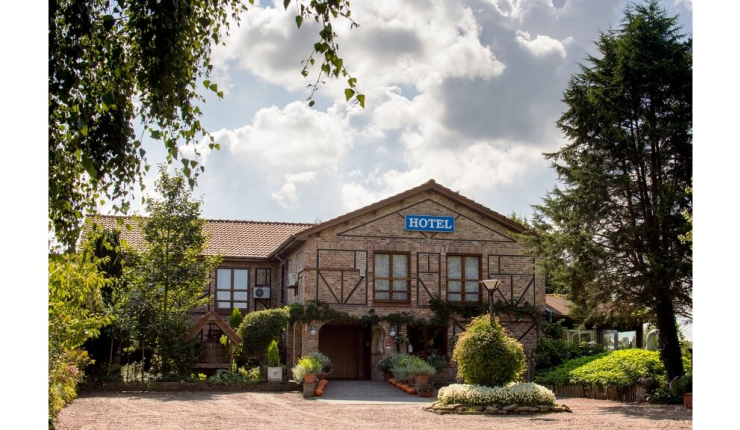 Oudenburg - Charmehotel - restaurant met woongelegenheid in landelijke omgeving | Horeca - Ref. 06/09175