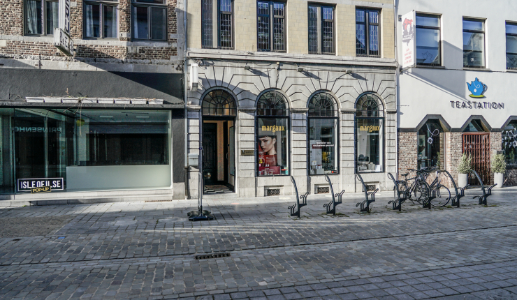 Te koop - Maaseik - Handels-herenhuis in het centrum
