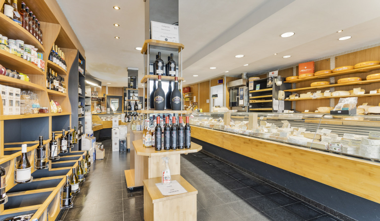 Over te nemen : speciaalzaak winkel kazen & wijnen  +  traiteur gevestigd in residentiële rand Antwerpen (OKT_codenaam KAAS)  image