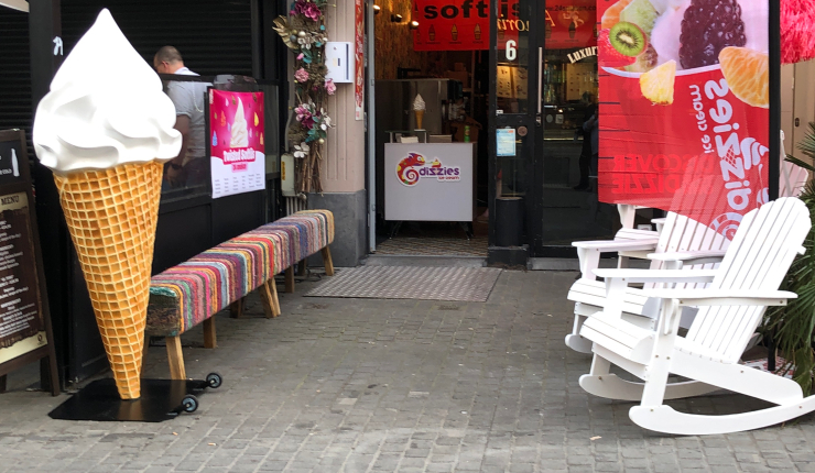 Softijs-milkshake-koffie to go take away-Toptopligging in centrum oude stad Antwerpen