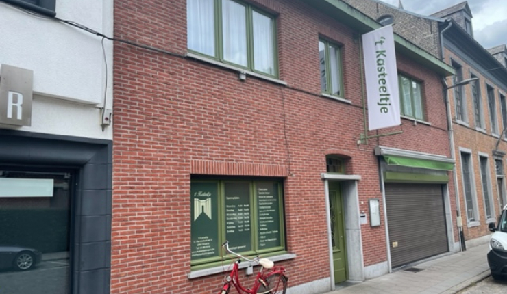 Goedlopende delicatessenwinkel /broodjeszaak te koop Klein - Brabant 