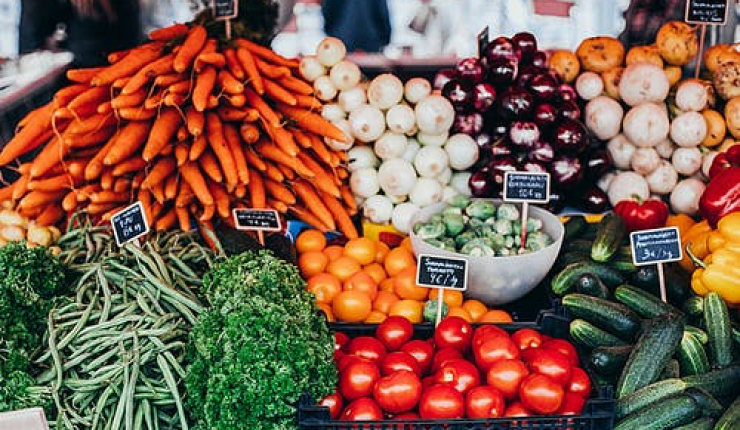 Goed draaiende kleinhandel + groothandel groenten en fruit over te nemen op toplocatie in Oost-Vlaanderen (OKT dossier_codenaam GROENTENENFRUIT)