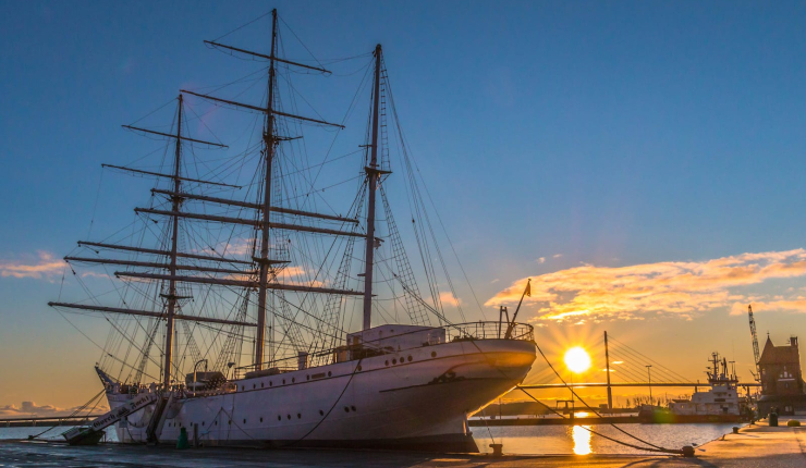 Zeilend hotelschip met ligplaats te Antwerpen ( Dossier 3154 )