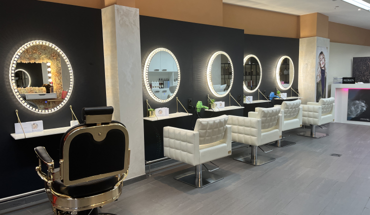Succesvolle kapsalon met woonst image