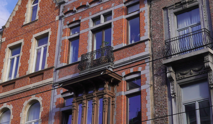 Klassevol gebouw in hartje Gent, met goed draaiend Italiaans restaurant en 3 appartementen waarvan 1 in eigen gebruik en 2 verhuurd.