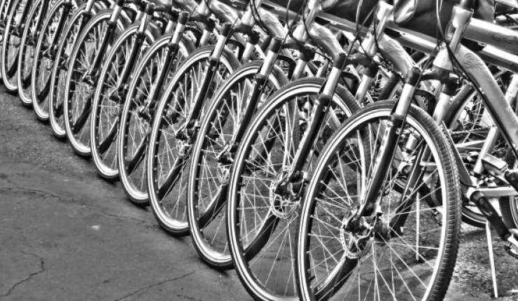 Goedraaiende fietsenzaak in volle groei over te nemen image