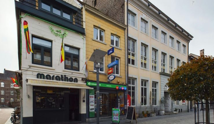 Goed draaiende dagbladhandel op de winkelstraat van Maaseik te koop