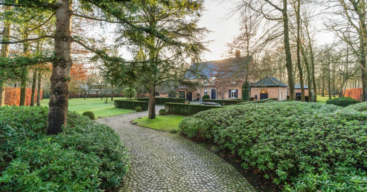 Percelen Patrimoniumvennootschap met villa en percelen te… | Overnamemarkt