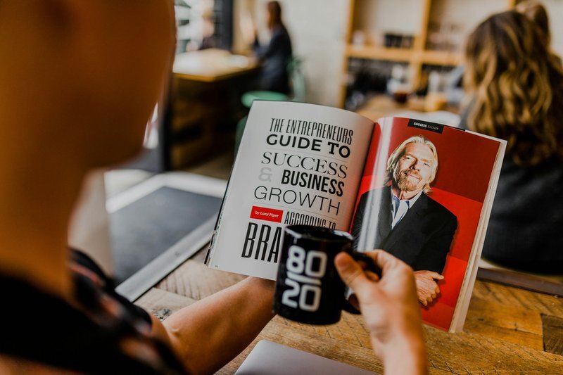 man-reading-magazine-vwsuhj9uee4_daa6af1515d4d0c49f64e53d1a0703d9_800