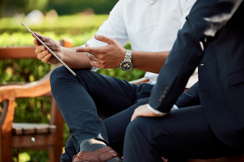 two-people-sitting-during-day-awf7mjwwjjo_87598518e31b834c216c35d904f2ac50_800